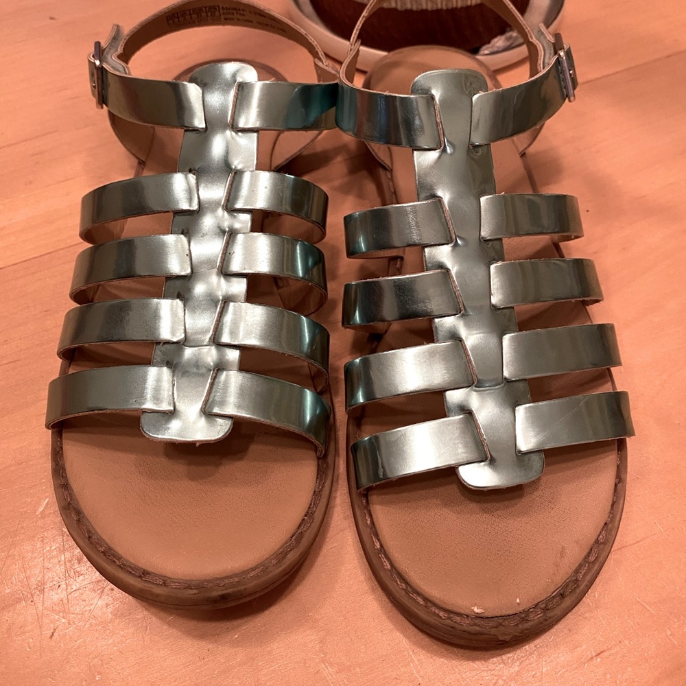 Great condition girls sandals